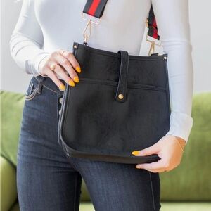 Threaded Pear Emmy Courier Bag (3 straps)